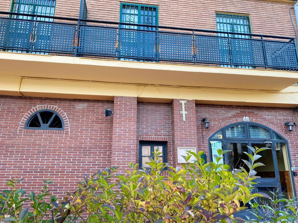 Hostel Space Capsule Madrid Luaran gambar