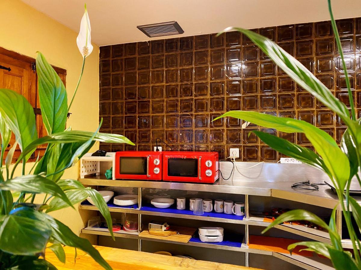 Hostel Space Capsule Madrid Luaran gambar