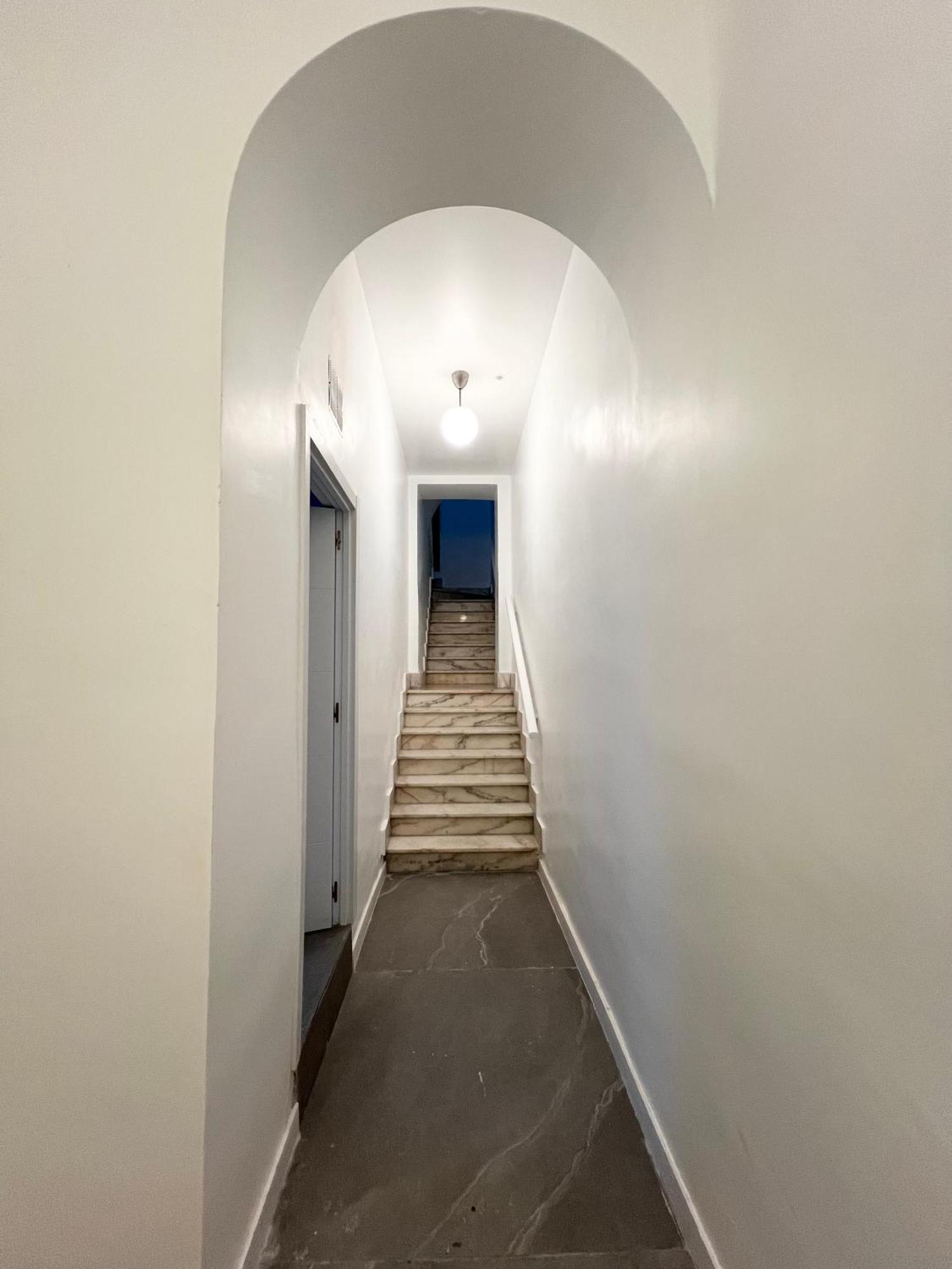 Hostel Space Capsule Madrid Luaran gambar