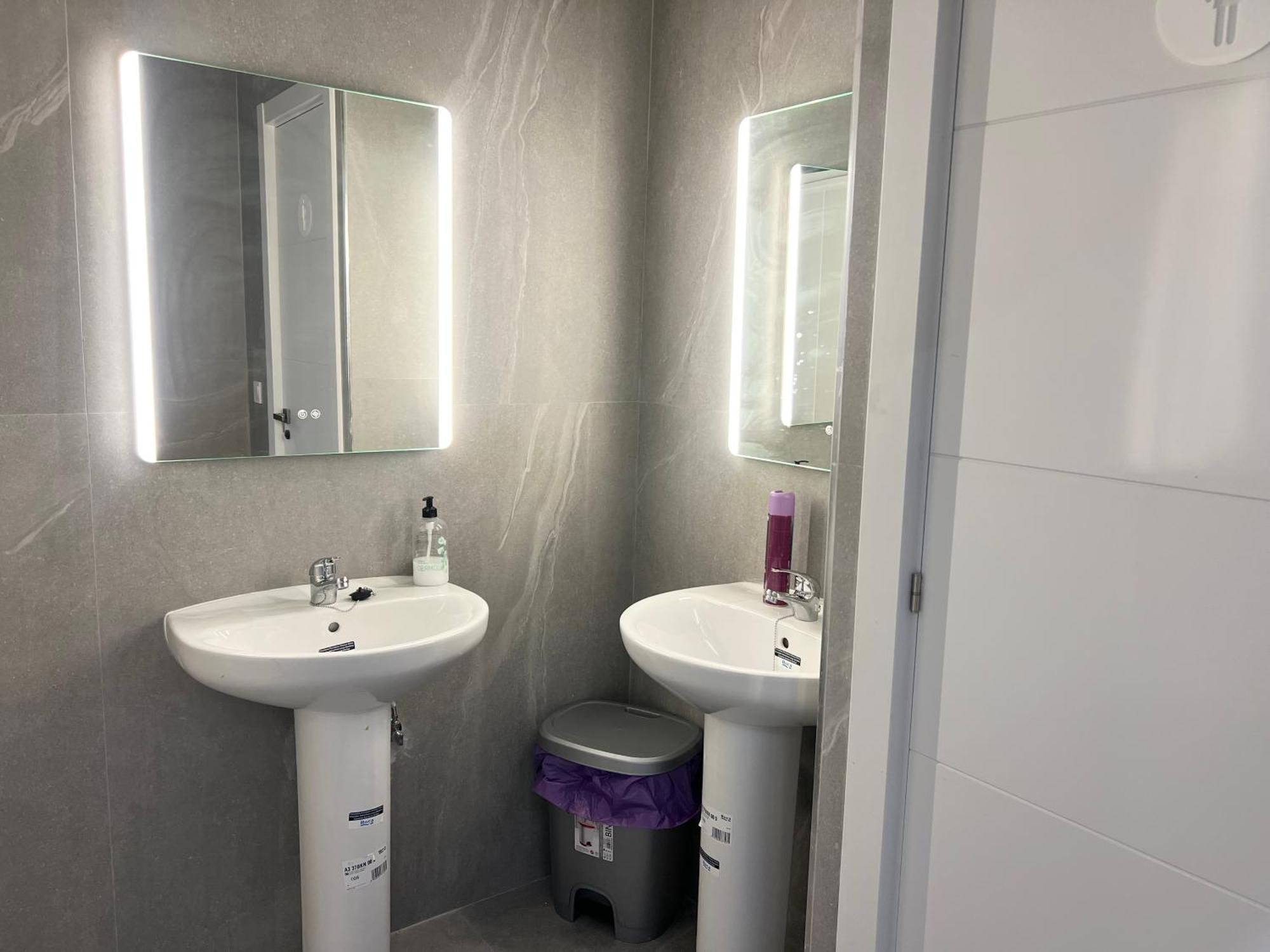 Hostel Space Capsule Madrid Luaran gambar