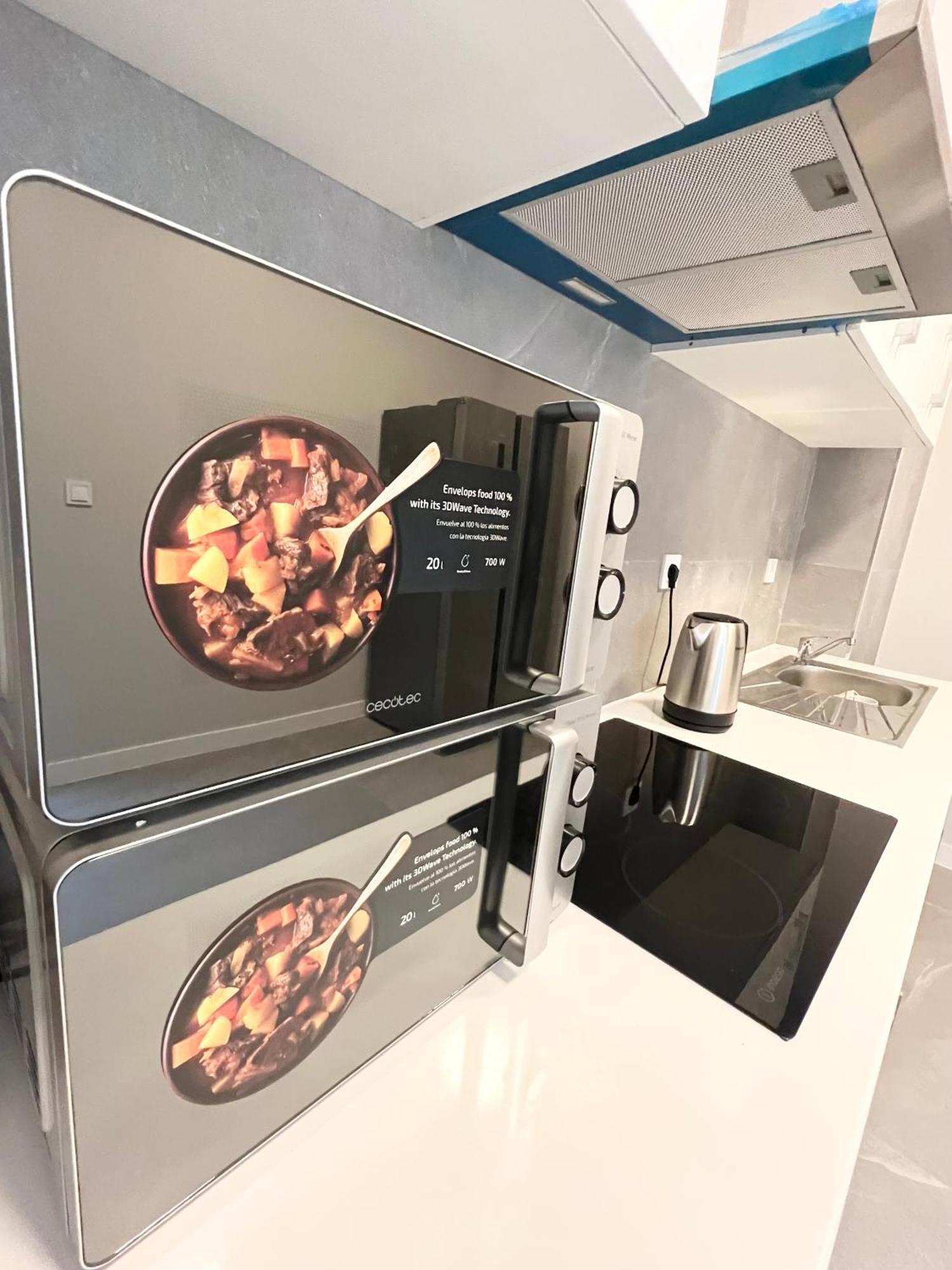 Hostel Space Capsule Madrid Luaran gambar