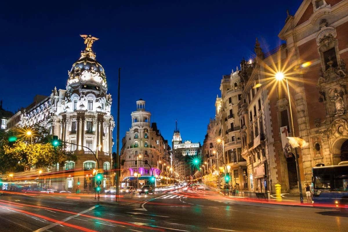 Hostel Space Capsule Madrid Luaran gambar